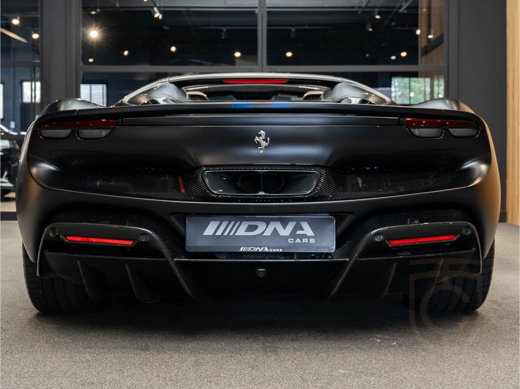 Ferrari 296 GTS Painted Stripes Full Carbon 296 3.0 V6 G
