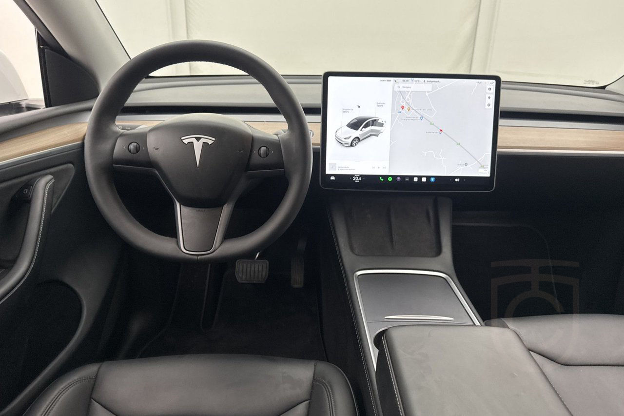 Tesla Model Y Long Range AWD AP