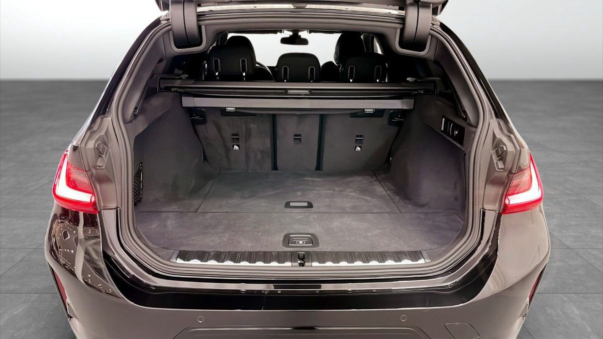 BMW 320 d xDrive Touring M Sport Active Launch Edt