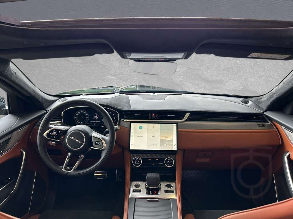 Jaguar F-Pace SVR AWD P550*HUD*Pano
