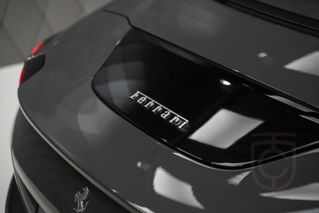 Ferrari Roma Spider 2025 GREY/BEIGE XLED CAMERA