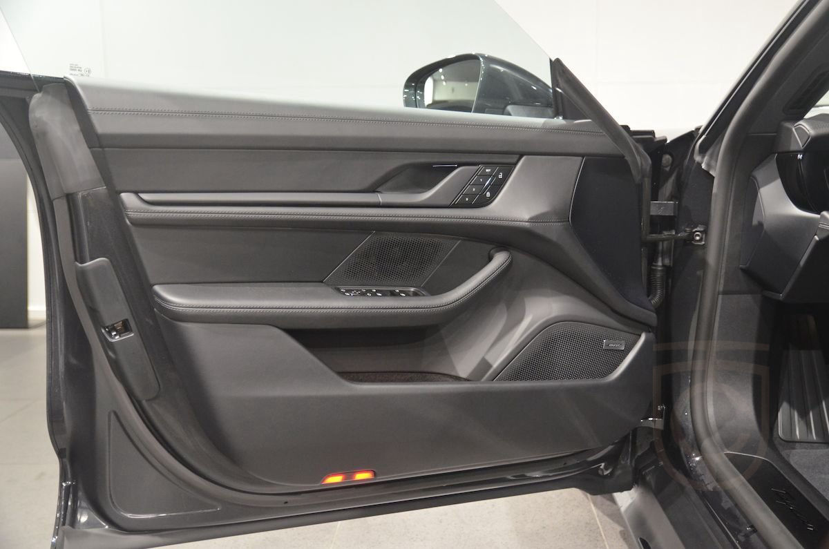 Porsche Taycan RWD