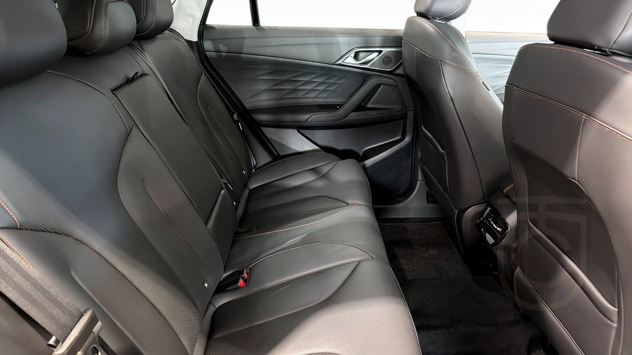 MG HS PLUG-IN HYBRID LUXURY 100KM