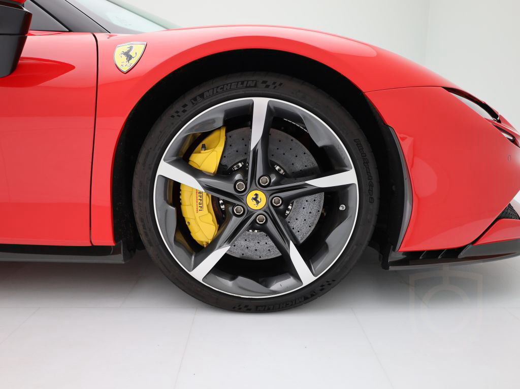 Ferrari SF90 Stradale - FERRARI HAMBURG