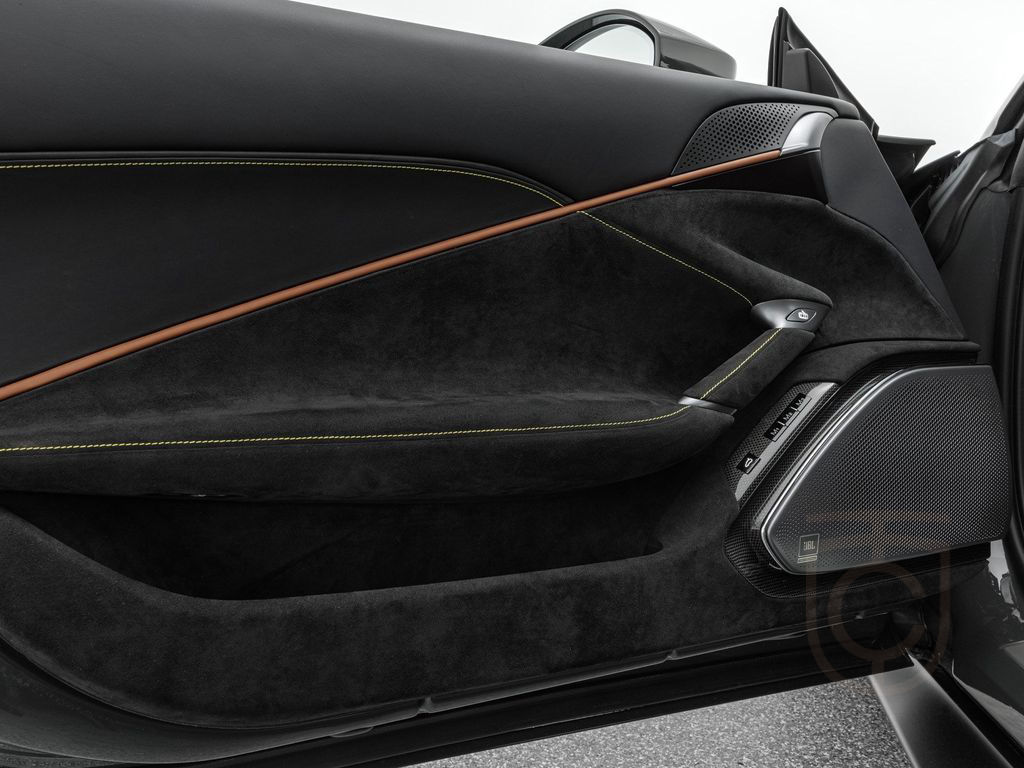 Ferrari Roma Spider