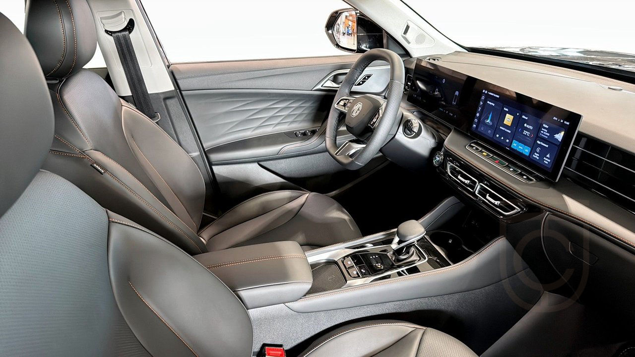 MG HS PLUG-IN HYBRID LUXURY 100KM