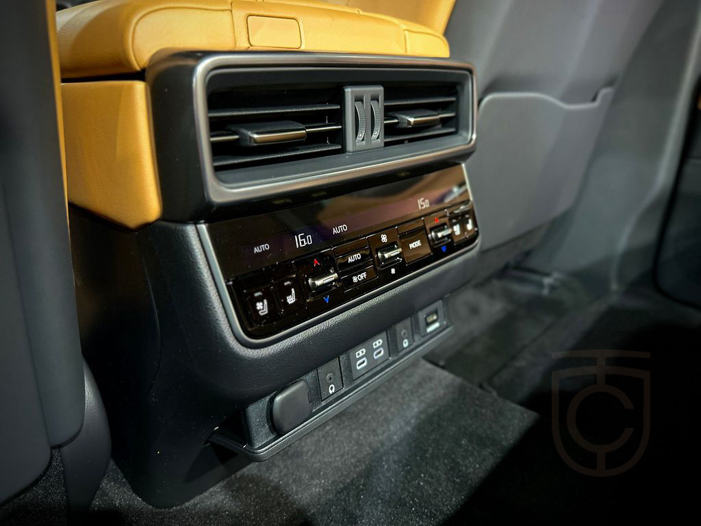Lexus LX 600 Luxury MY24/Rear TV/In Stock/full options
