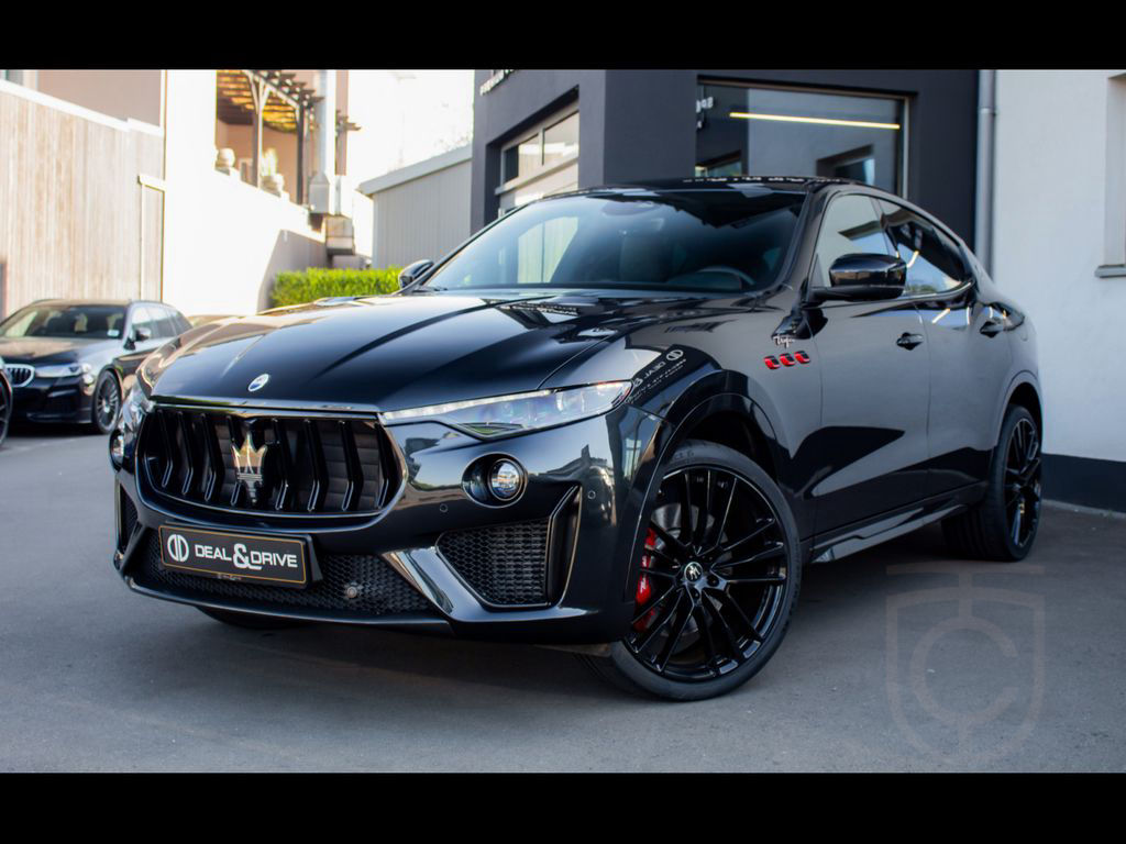 Maserati Levante V8 TROFEO°NERO ASSOLUTO°CARBON 2x°B&W