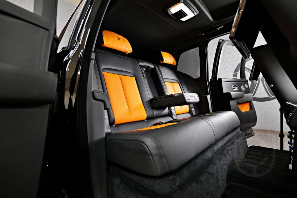 Rolls-Royce Cullinan Black Badge / PANO / MASSAGE / AUDIO