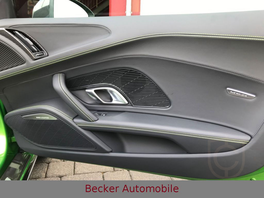 Audi R8 Spyder V10 5.2 FSI quattro performance UNIKAT