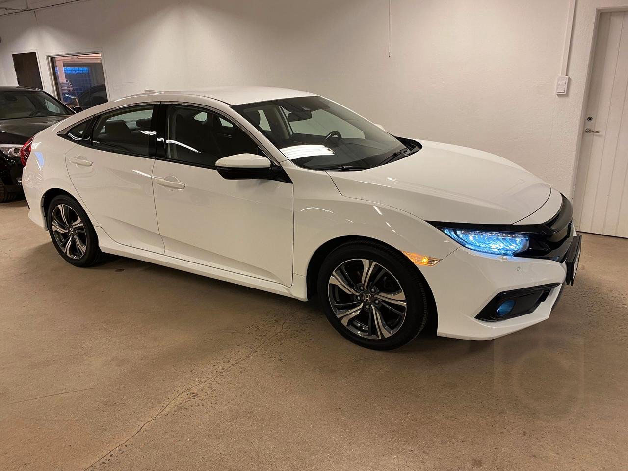 Honda Civic 1.5 i-VTEC Turbo CVT Elegance