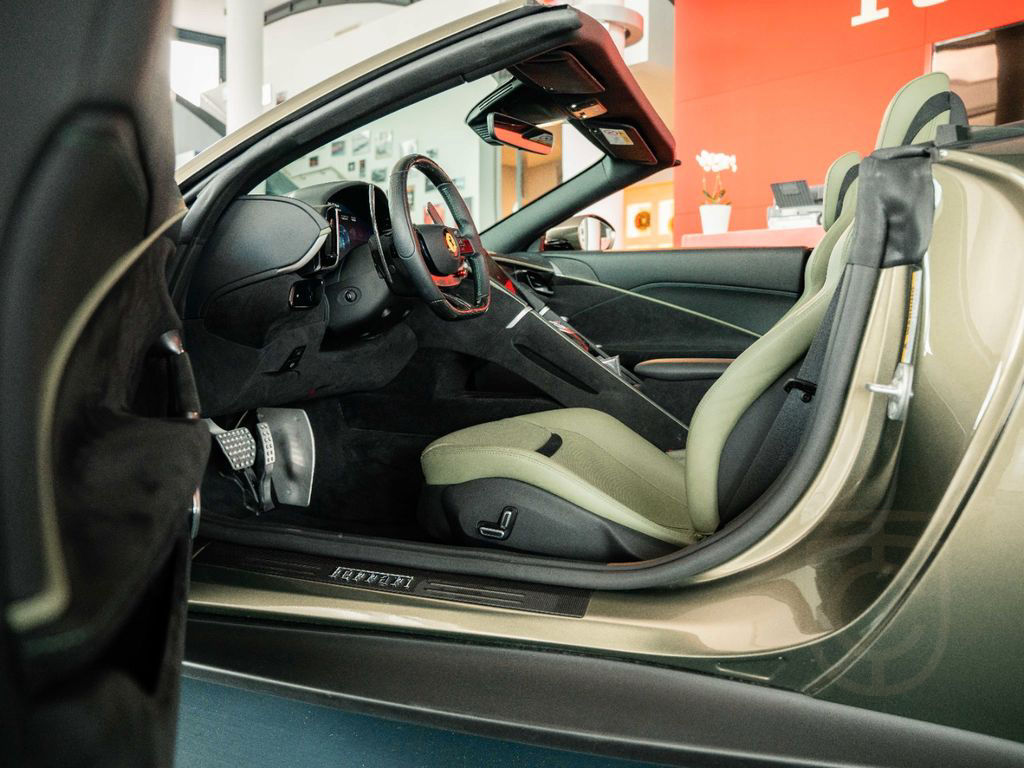 Ferrari Roma Spider MagneRide*360°-View*LED-Lenkrad