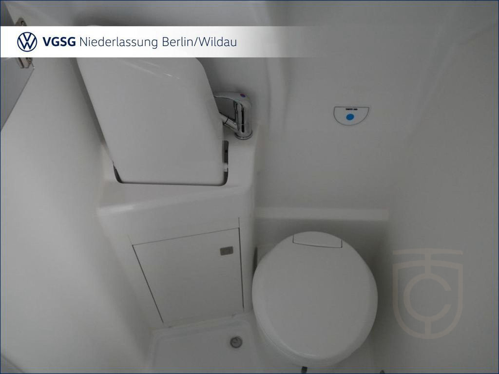 Volkswagen Grand California 600 LED Solar Hochbett Navi