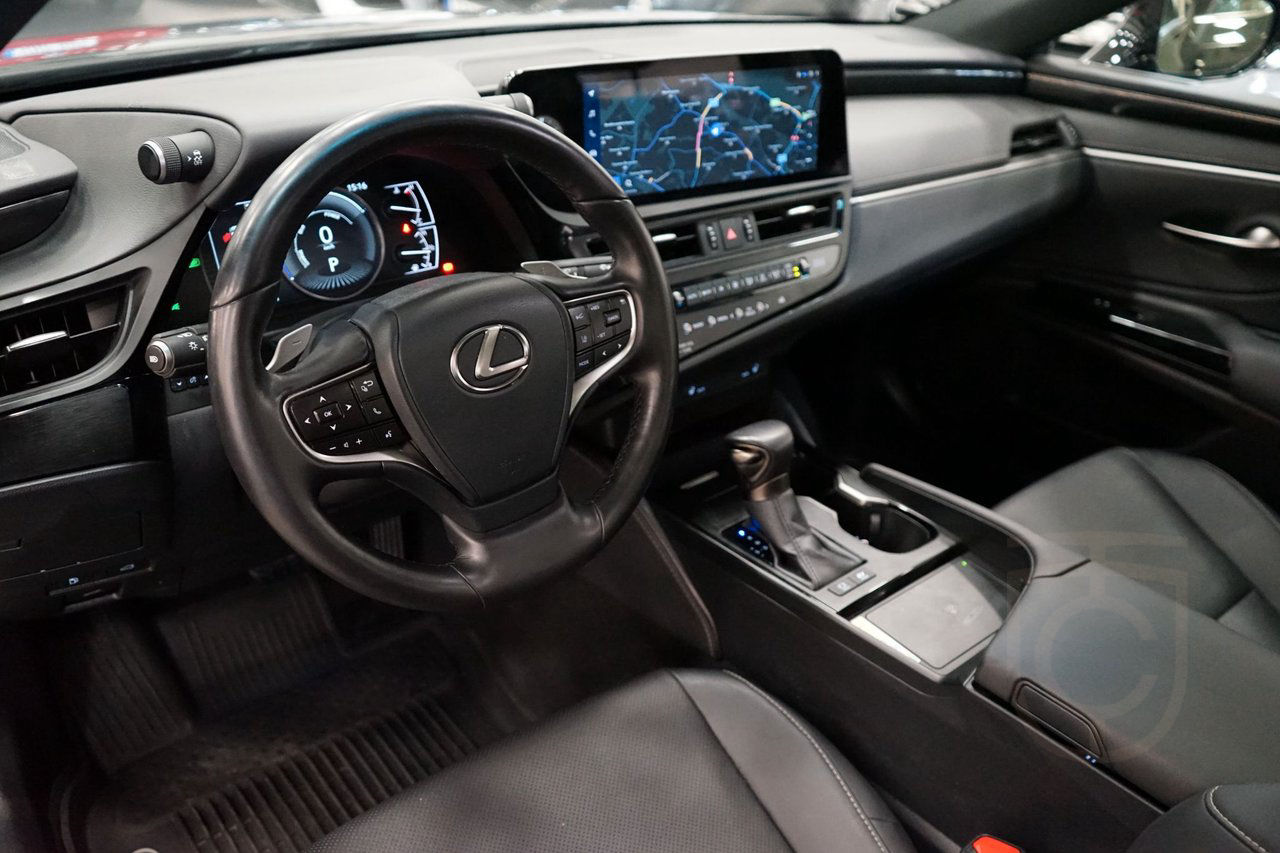 Lexus ES 300h 2.5 E-CVT Limited Edition