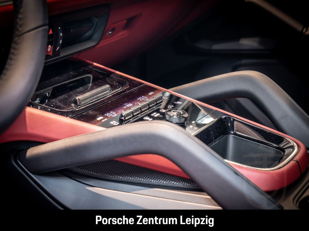 Porsche Cayenne S HD-Matrix InnoDrive PDCC InnoDrive HUD