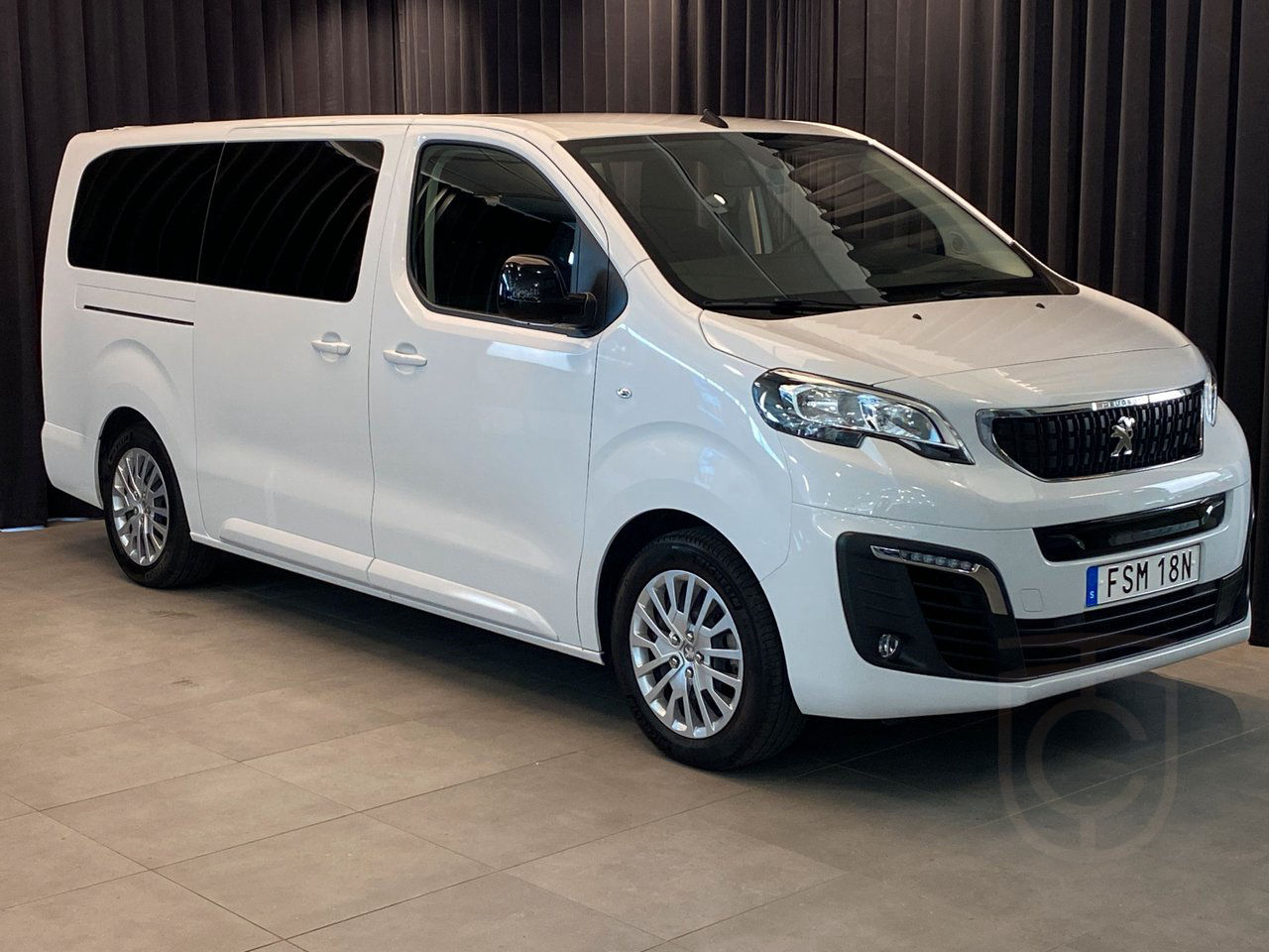 Peugeot Traveller e-TRAVELLER BUSINESS L3