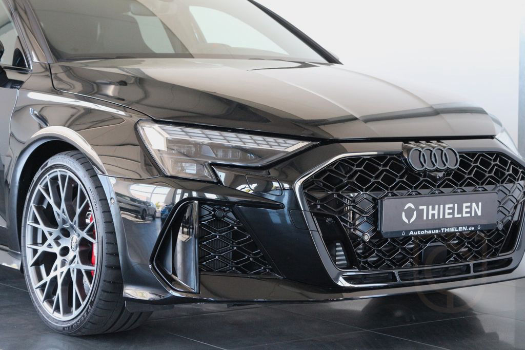 Audi RS3 Sportback/Pano/Matrix/Sportabg/Sonos/Schale