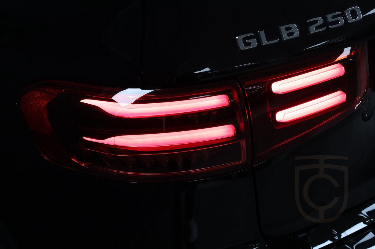 Mercedes-Benz GLB 250 4MATIC AMG Line NIGHT