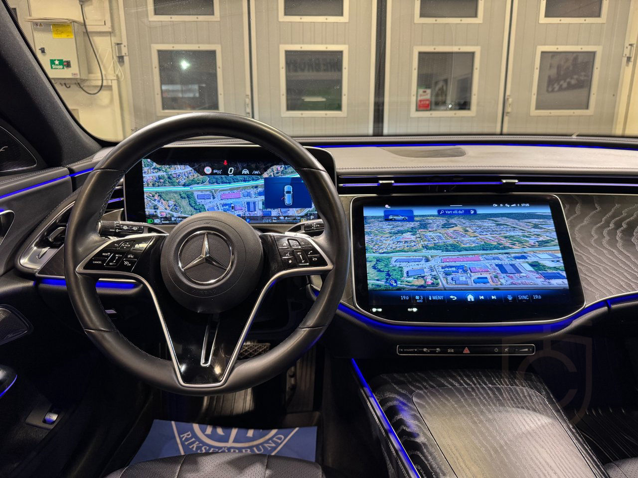 Mercedes-Benz E 300 de 4MATIC All-Terrain Driver assist