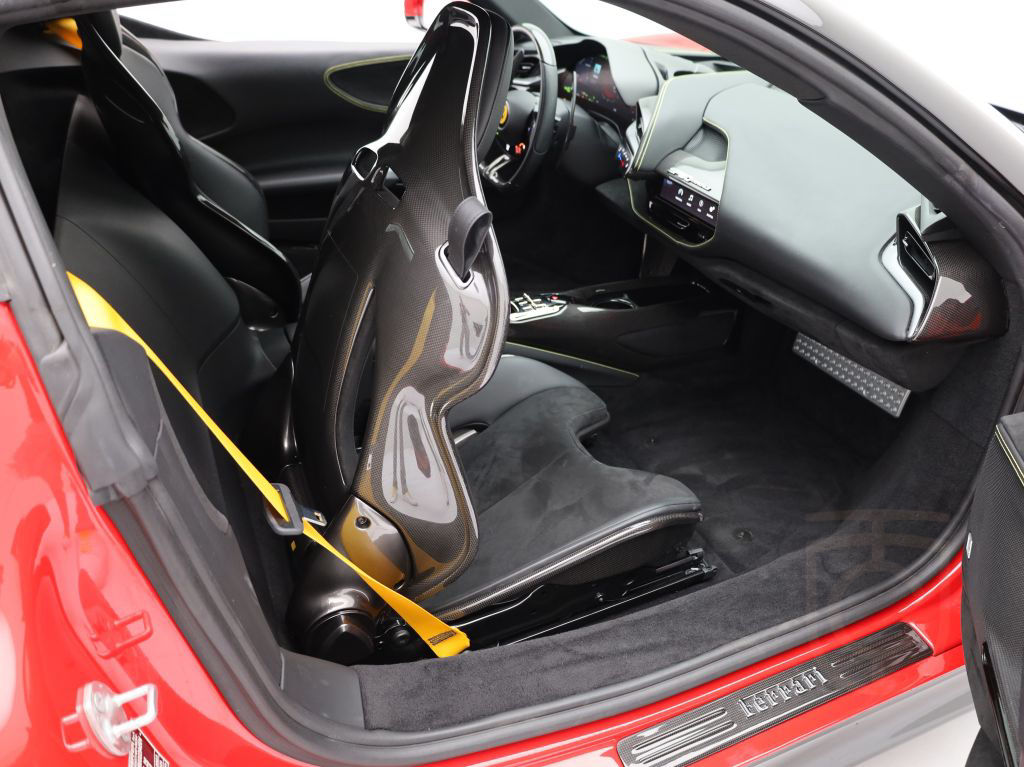 Ferrari SF90 Stradale - FERRARI HAMBURG