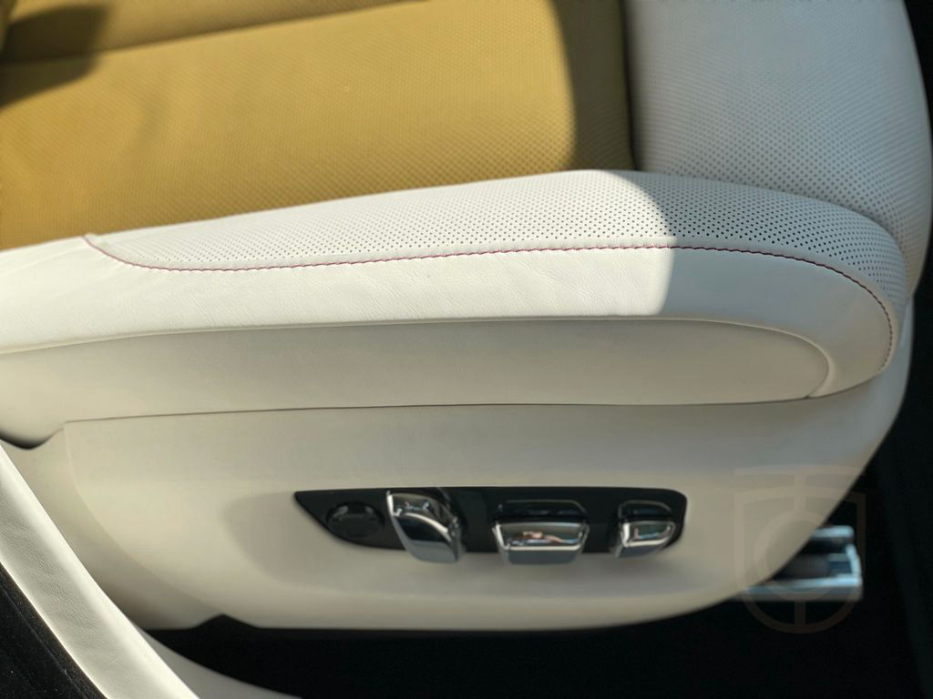 Rolls-Royce Ghost Black Badge - Bespoke/Shooting Star/2 Tone