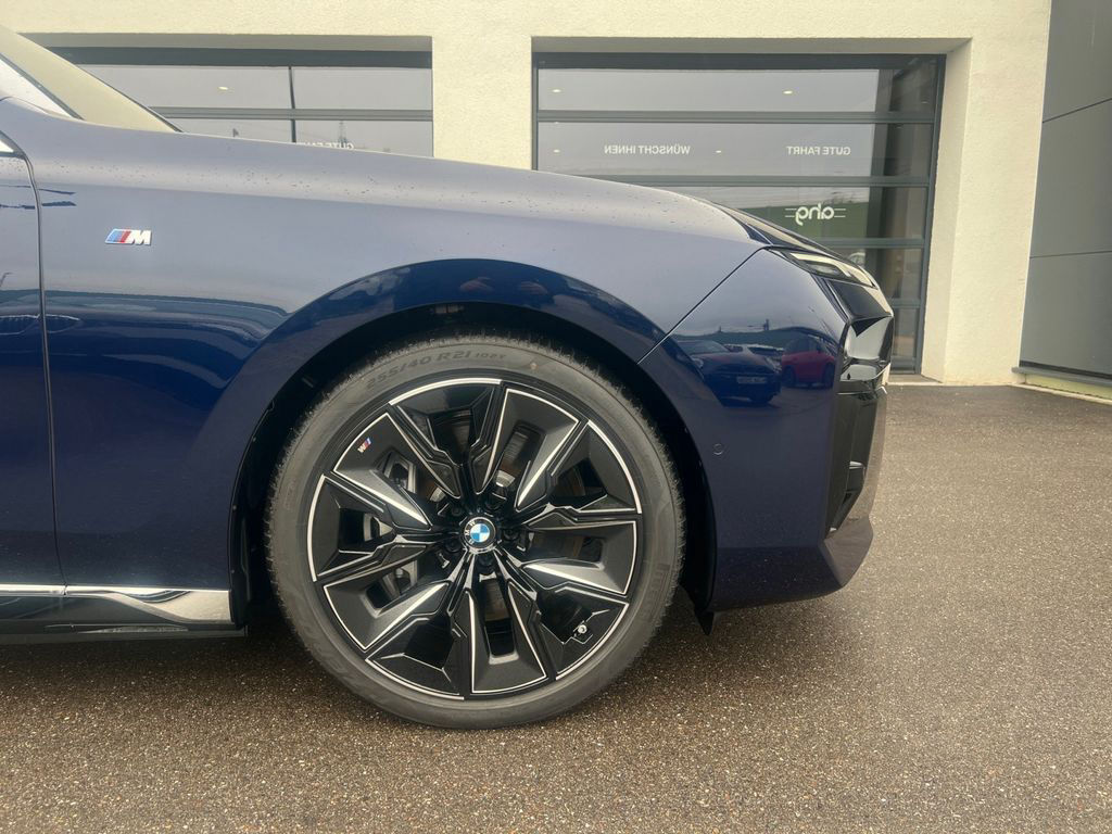 BMW 750e xDrive M-Sport Innovation Connoisseur