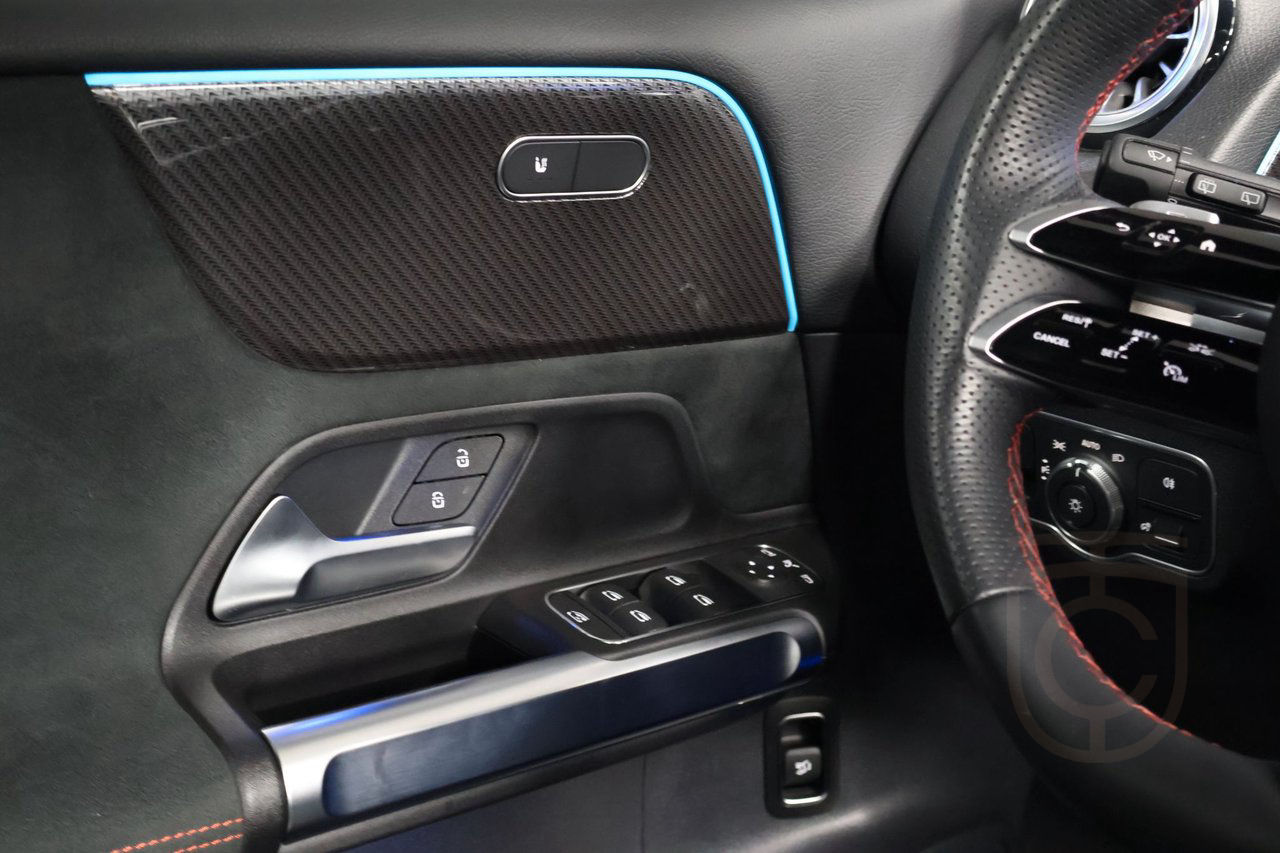 Mercedes-Benz GLB 250 4MATIC AMG LINE NIGHTPACKAGE