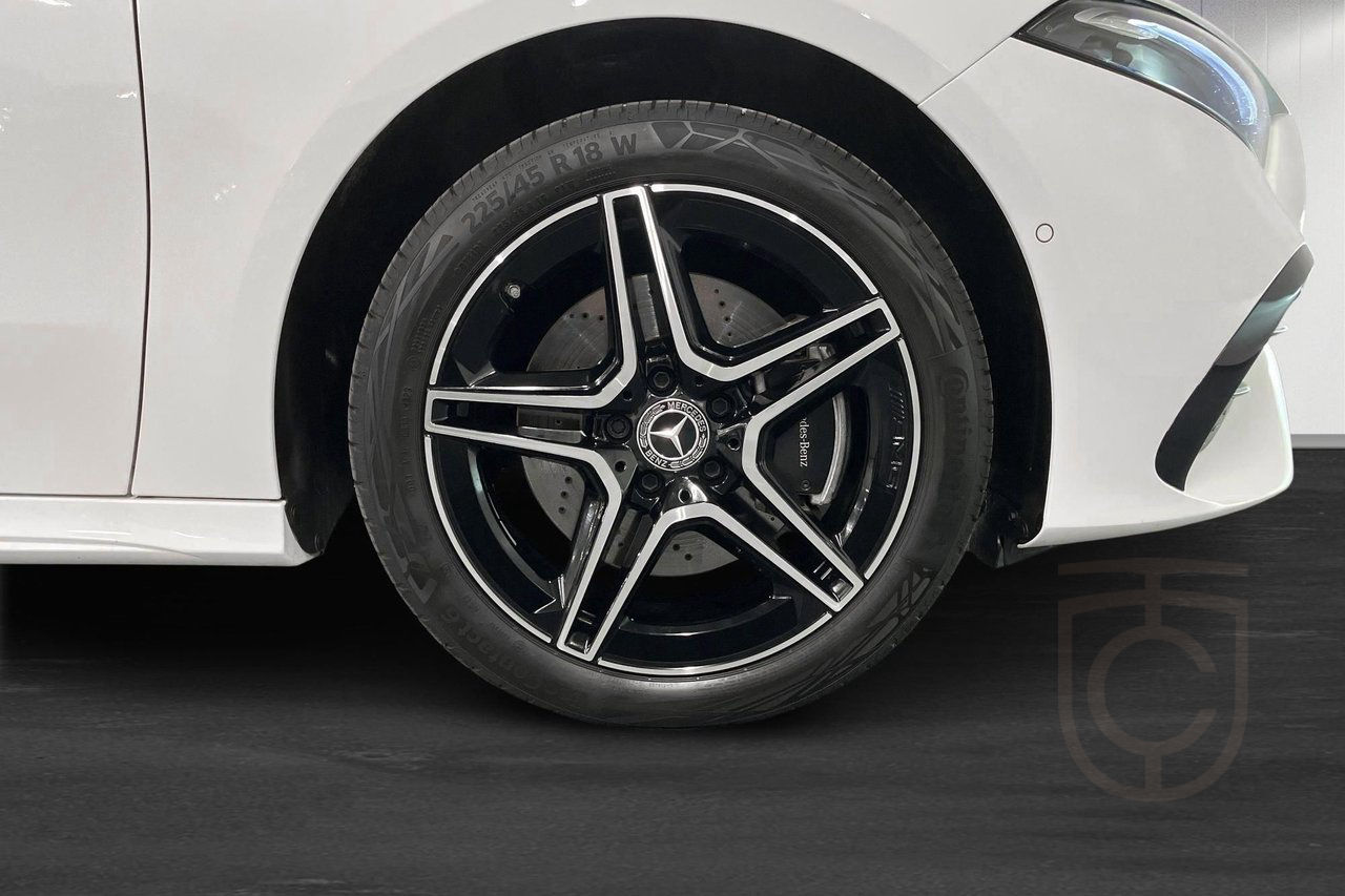 Mercedes-Benz A 250 e AMG Night Package Panorama