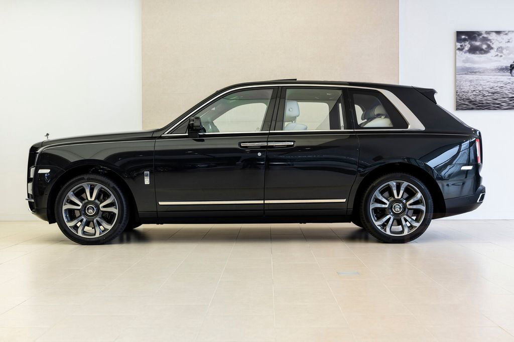 Rolls-Royce Cullinan 6.75 V12