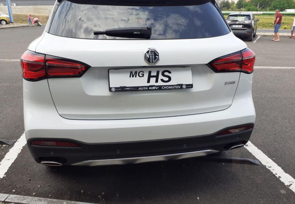 MG HS