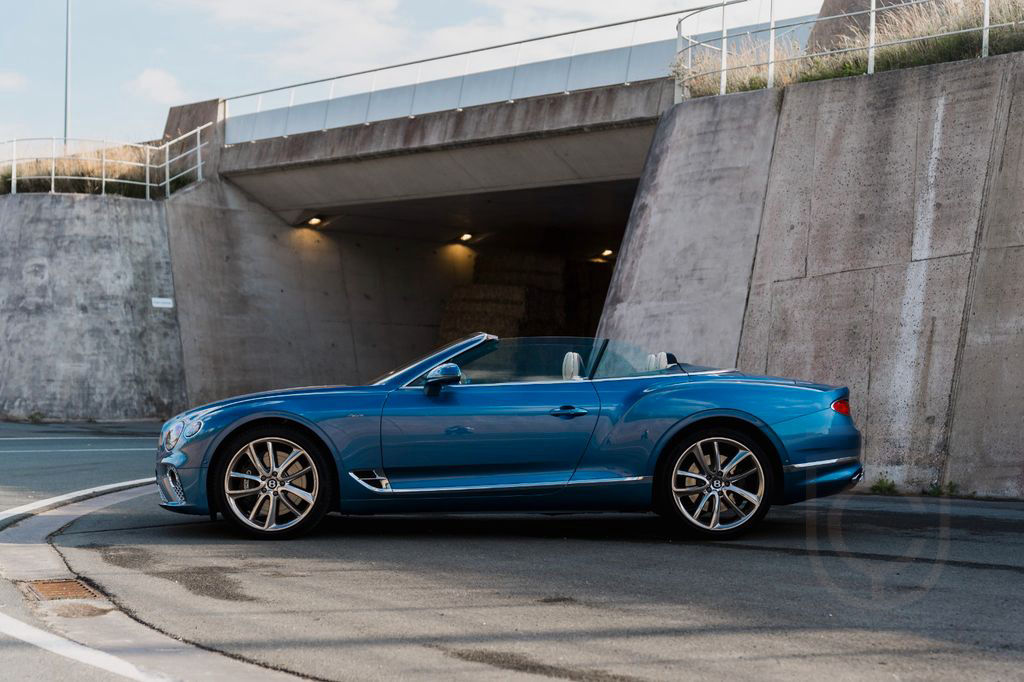 Bentley Continental GTC Azure