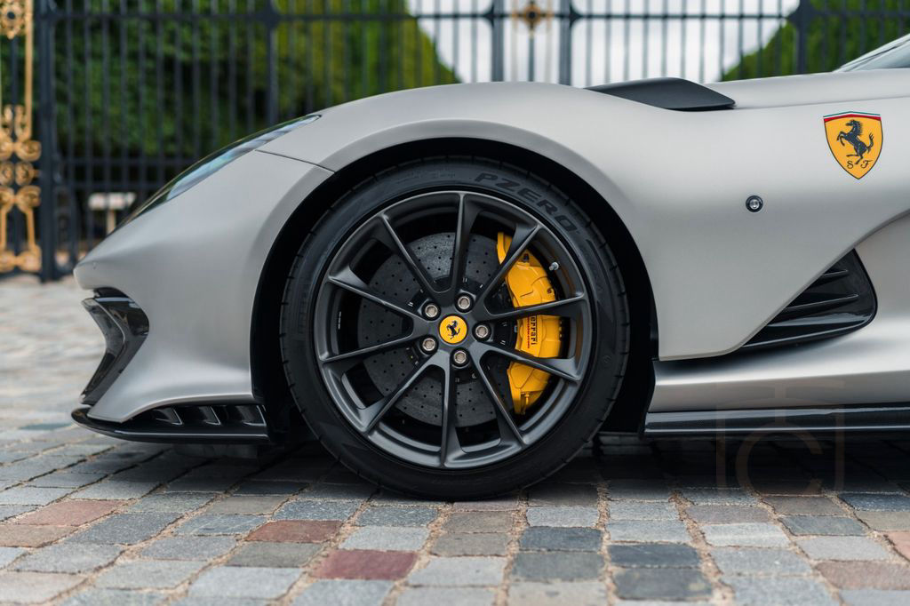 Ferrari 812 Competizione - Atelier, huge spec, 890 kms