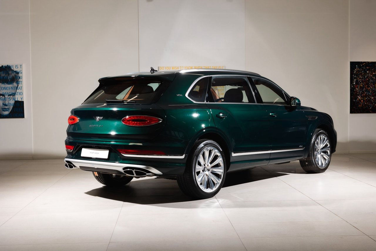Bentley Bentayga V8 EWB 4.0 V8 EWB First Edition Azure
