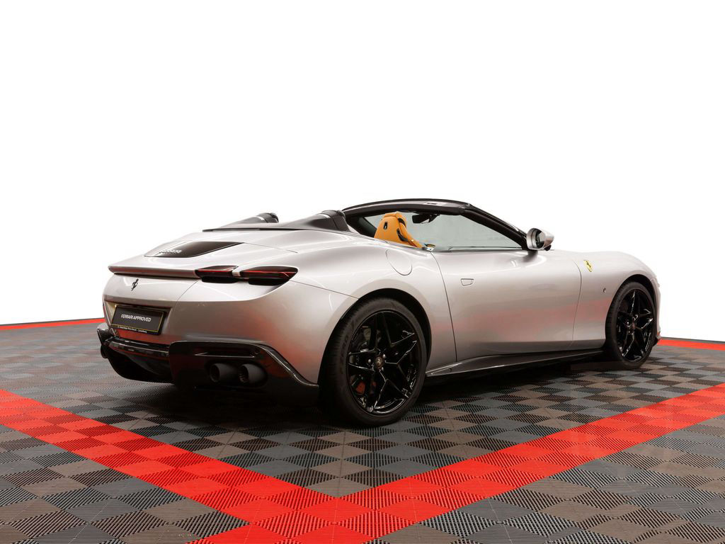 Ferrari Roma Spider