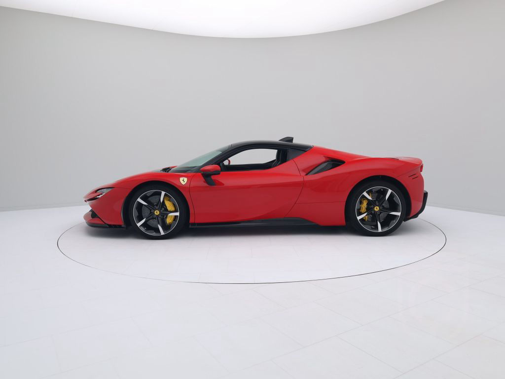 Ferrari SF90 Stradale - FERRARI HAMBURG