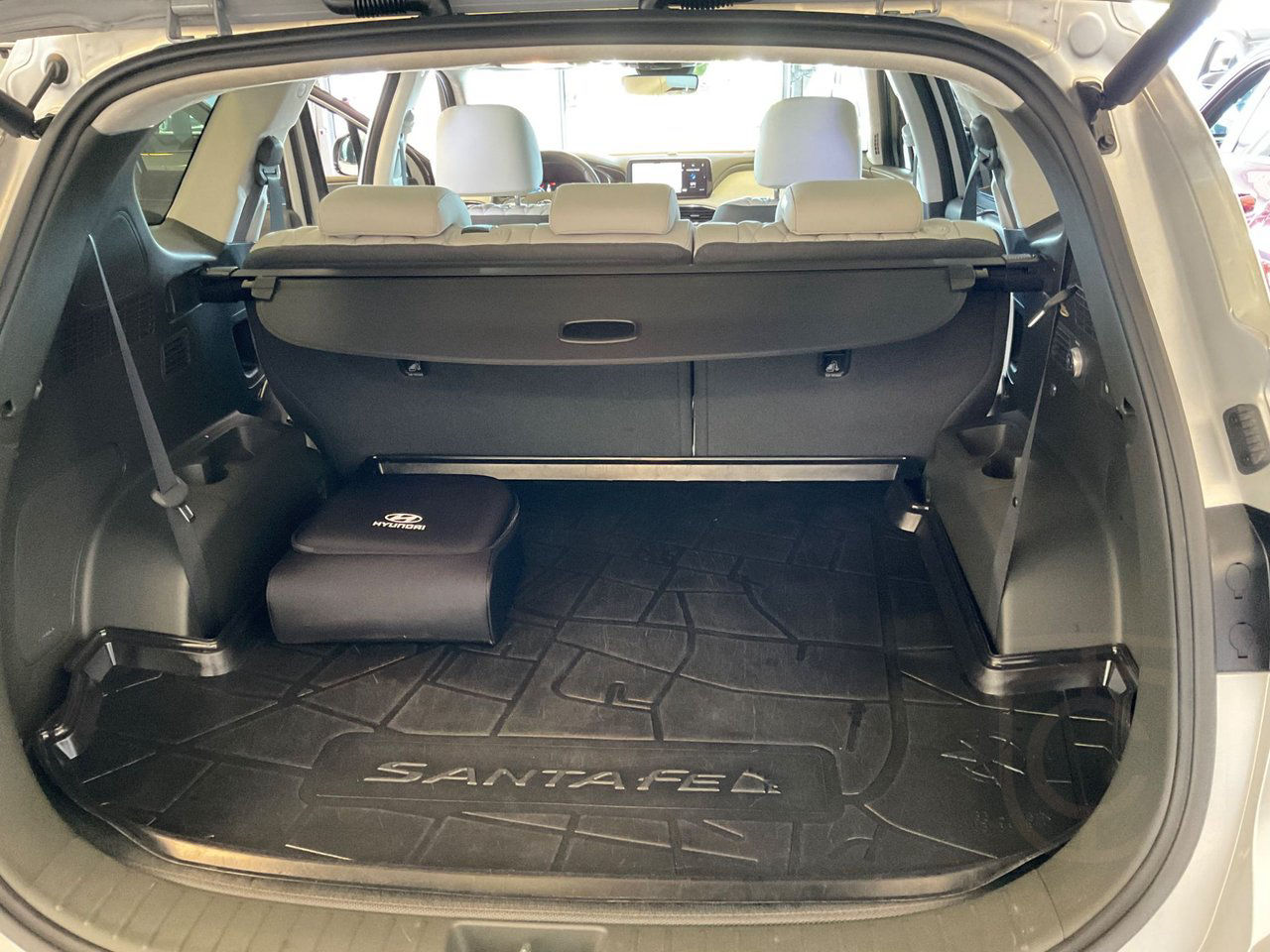 Hyundai Santa Fe PHEV Advanced Luxury Pack 7 sits 4WD Dragk.