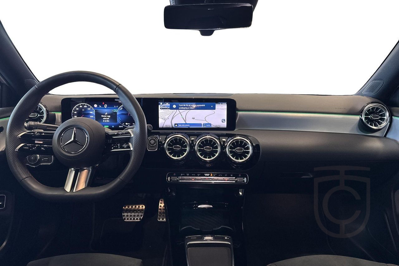 Mercedes-Benz A 250 e Sedan, AMG Line, Panelbelysning, Knigh