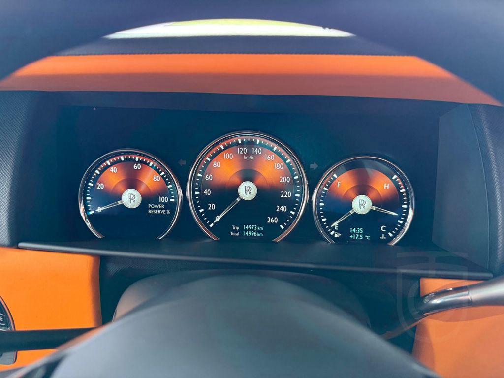 Rolls-Royce Cullinan- 4 seats- Bespoke- Starlight- Tables+TV