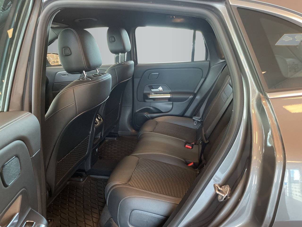 Mercedes-Benz EQA 300 4MATIC