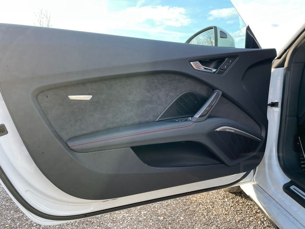 Audi TT RS Coup 294(400) kW(PS) S tronic