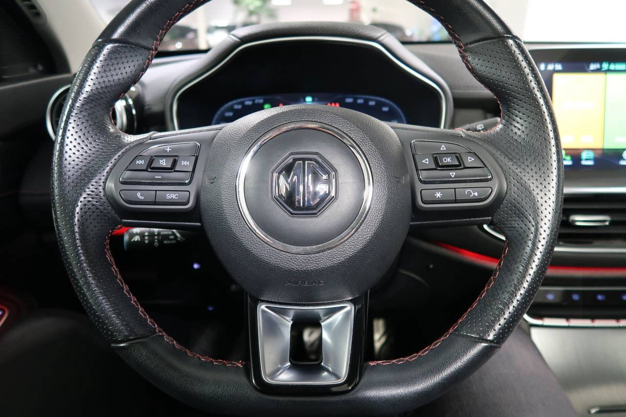 MG EHS PLUG-IN HYBRID LUXURY