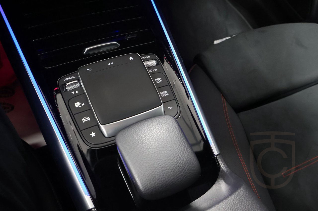 Mercedes-Benz EQA 300 4MATIC AMG PREMIUM NIGHT KEYLESS LED