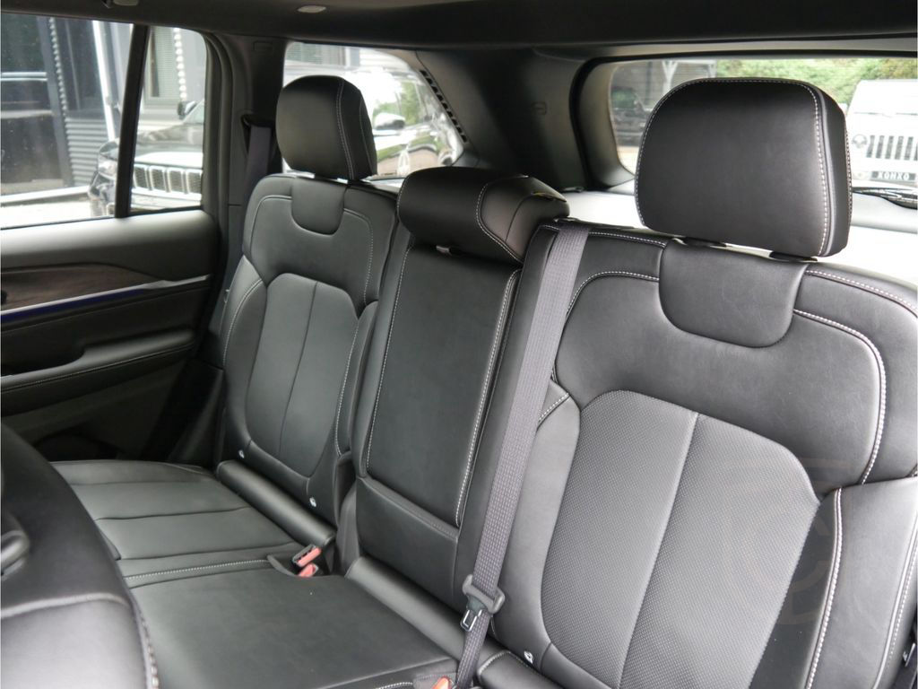 Jeep Grand Cherokee 4xe Overland