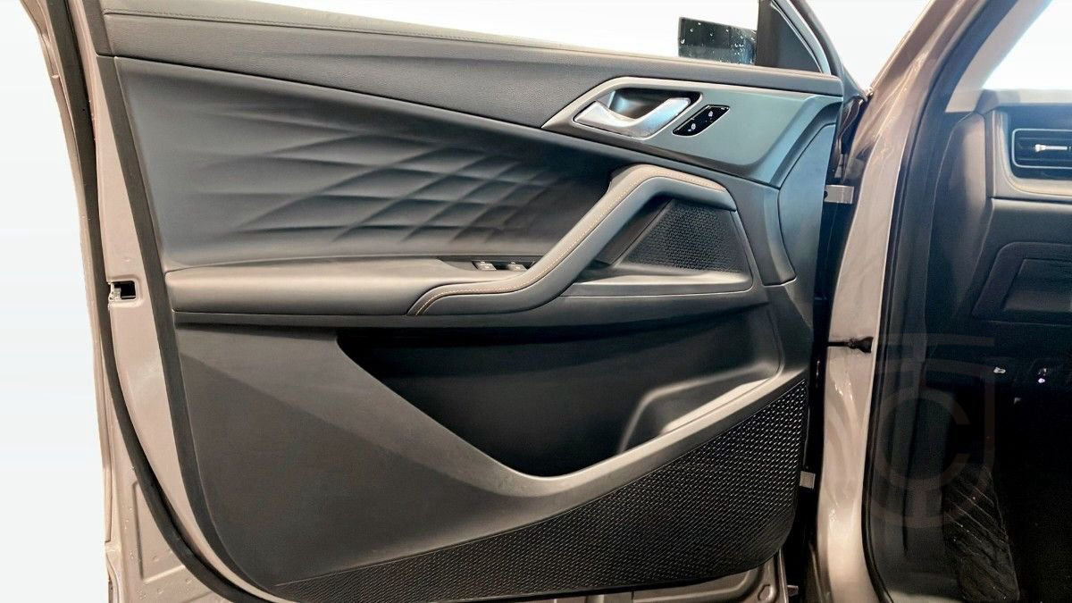MG HS LUXURY PLUG-IN HYBRID