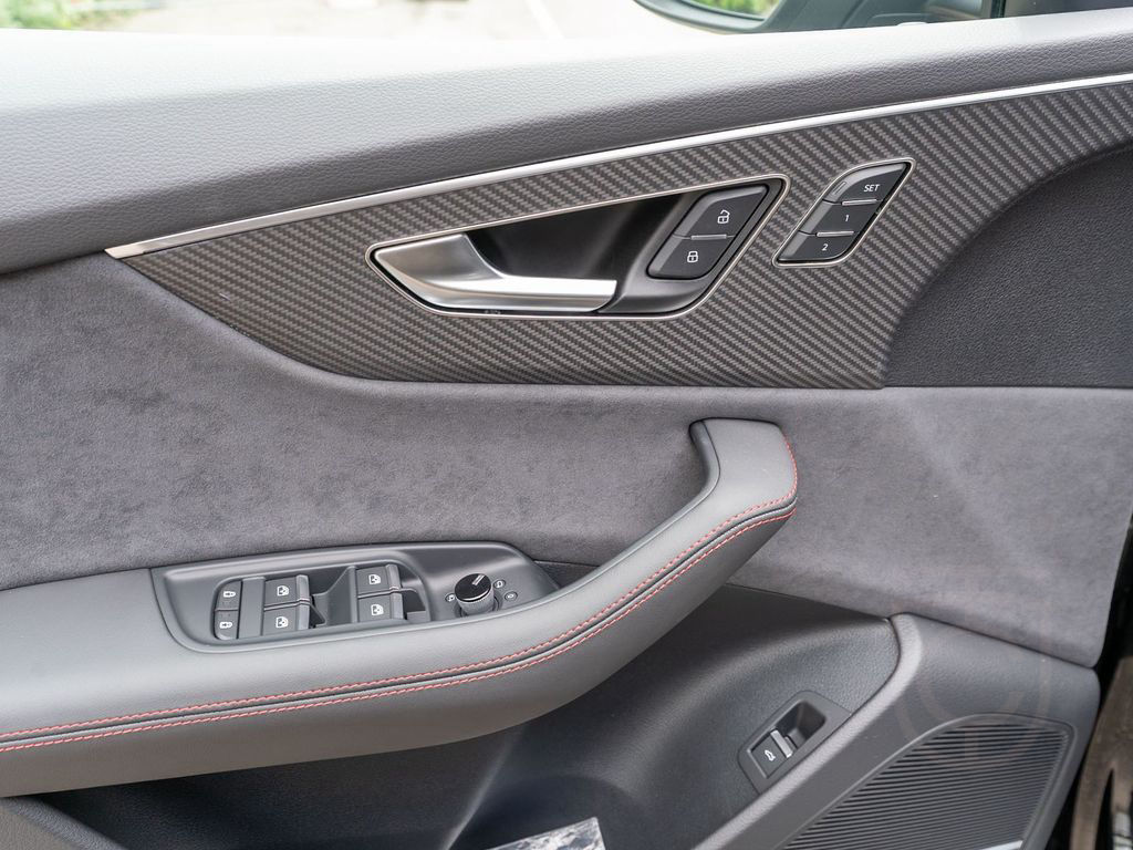 Audi Q8 Facelift 50 TDI quattro S line PANO LEDER AHK