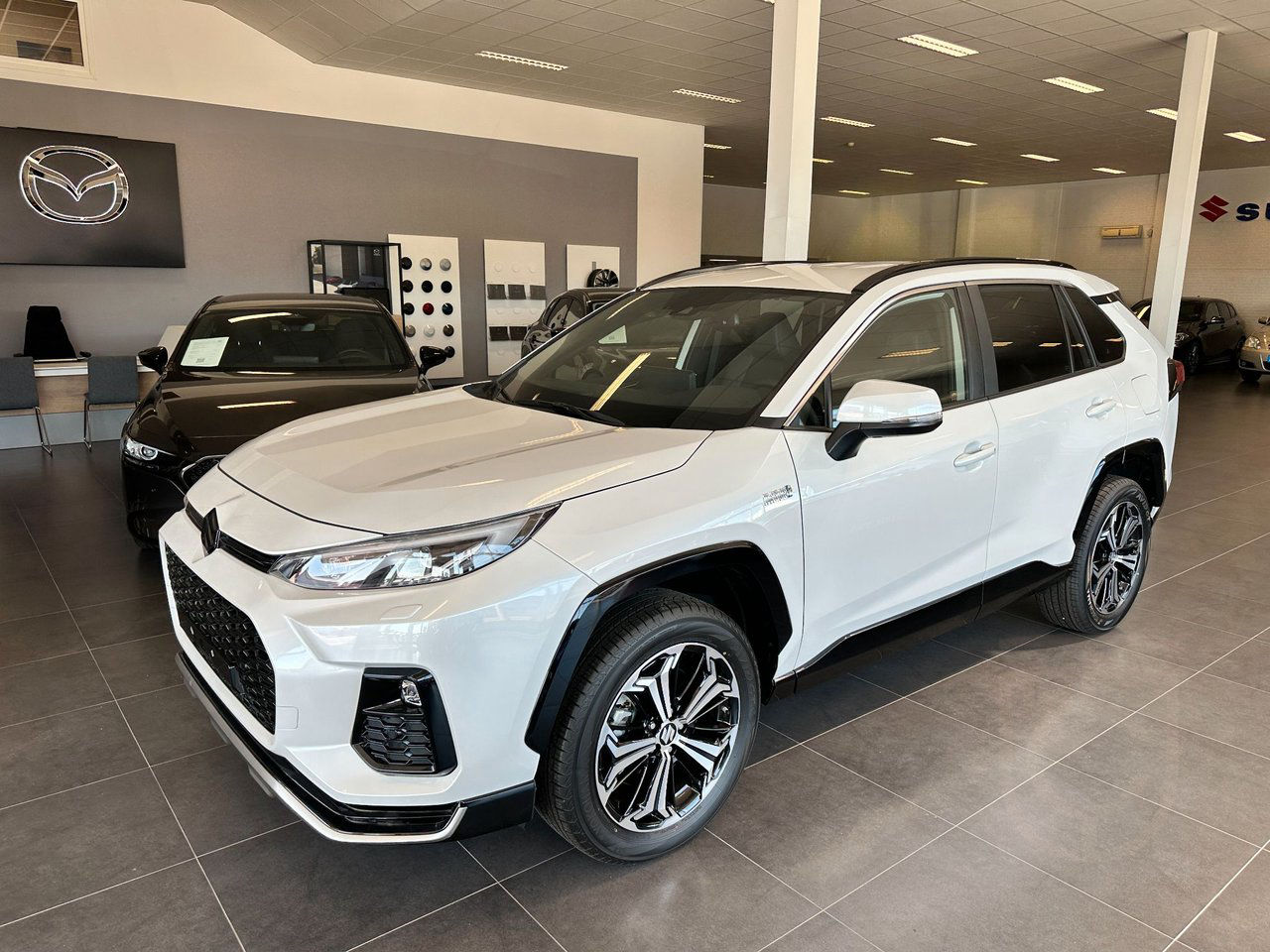 Suzuki Across 2.5 PHEV AWD Inclusive E-CVT