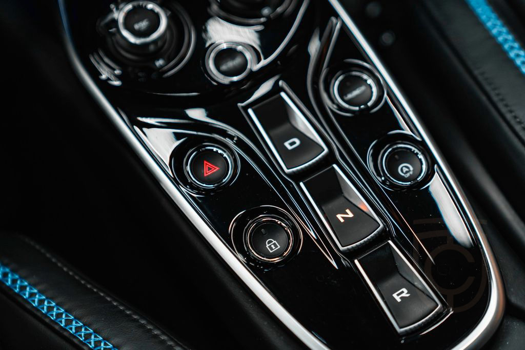 McLaren GT | WARRANTY | B&W | CARBON | LIFT | SERVICE 25