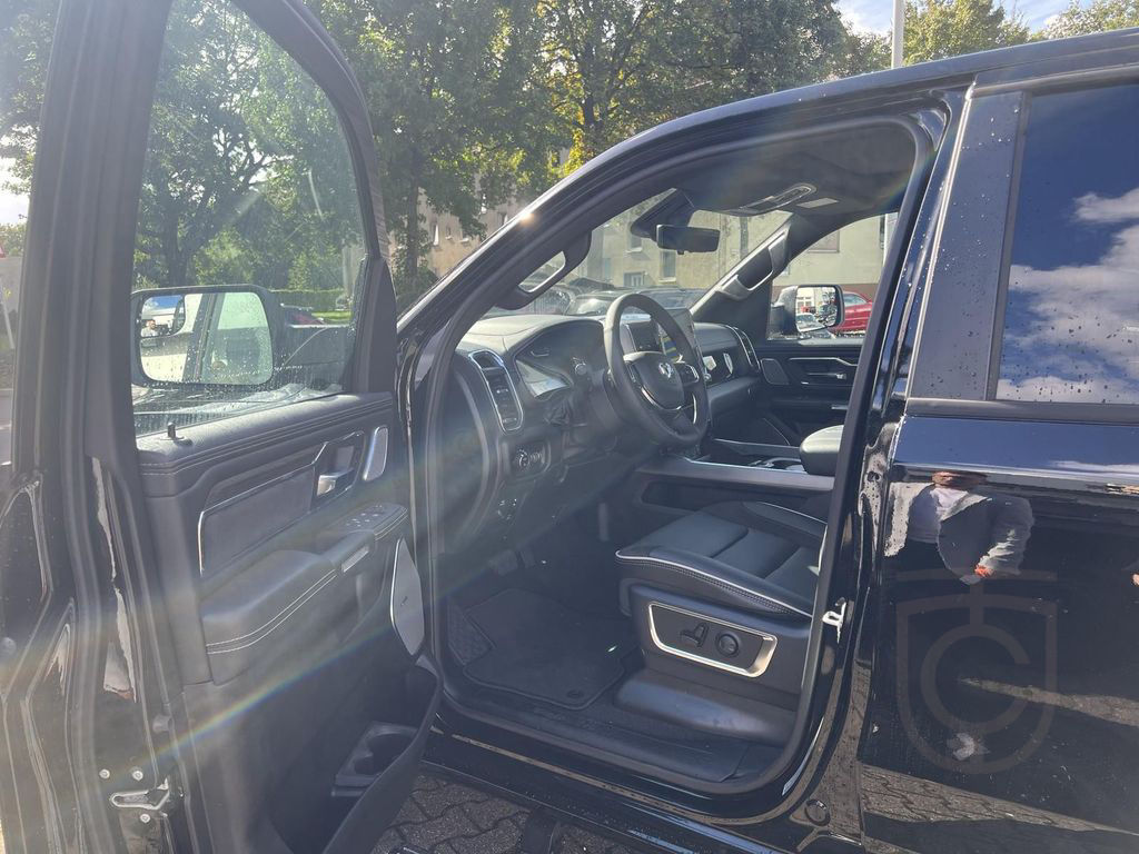 Dodge RAM Laramie Night Premium + 5 Jahre Garantie AHK