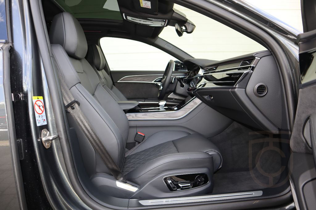 Audi A8L 60 TFSIe lang S-Line BLACK-P./5-SITZER/VOLL