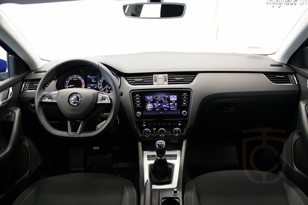 Skoda Octavia Kombi AMBITION TSI 115 HK DRAG & VÄRMARE